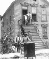 Blacks move out of vandalilzed home