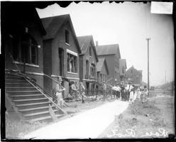 Police guard vanalized house, Chicago 1919